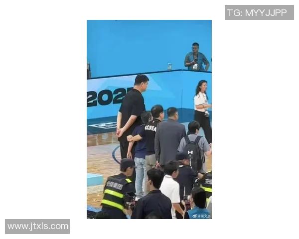 姚明亲临雅加达现场见证篮球盛事展现中国体育风采