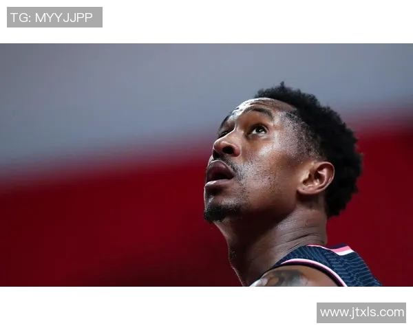 约翰-埃格伯努在CBA比赛中创下个人得分纪录，震撼全场！